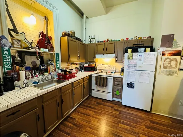 $2,190,000 | 213 Partition Street, Saugerties, NY 12477