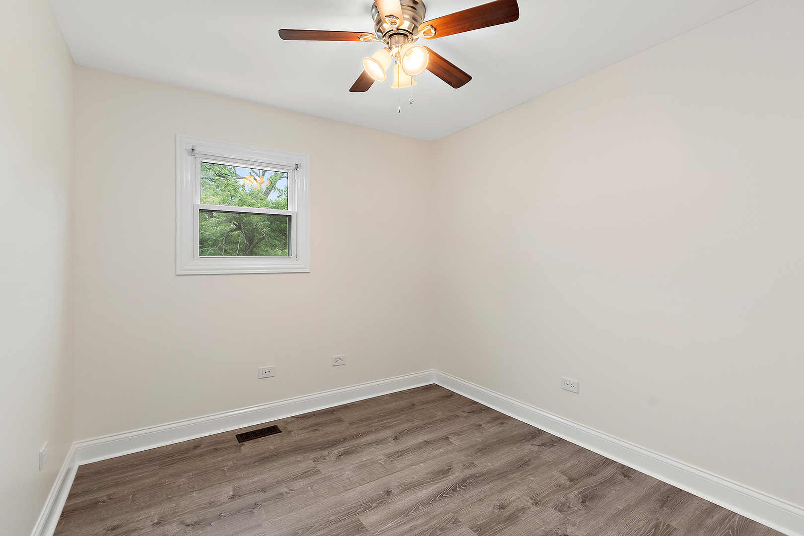 15543 Duncan Road Oak Forest, IL 60452 - Photo 14 of 19 Gallery Image 14