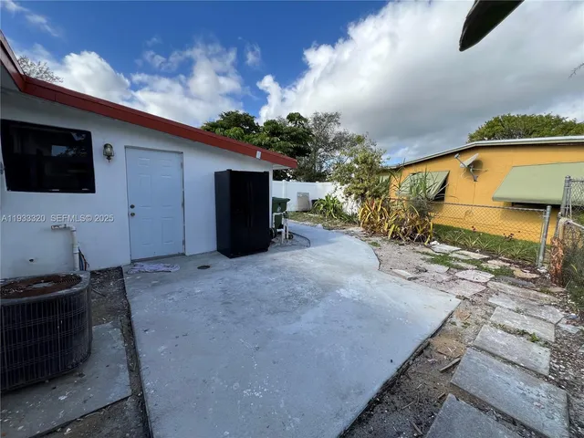 $3,500 | 1763 Lauderdale Manor Drive, Fort Lauderdale, FL 33311