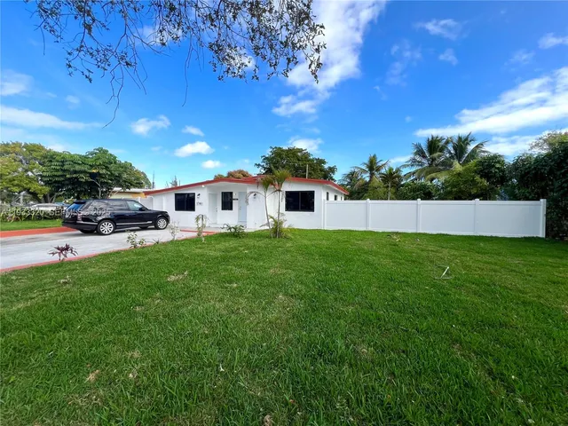 $3,500 | 1763 Lauderdale Manor Drive, Fort Lauderdale, FL 33311