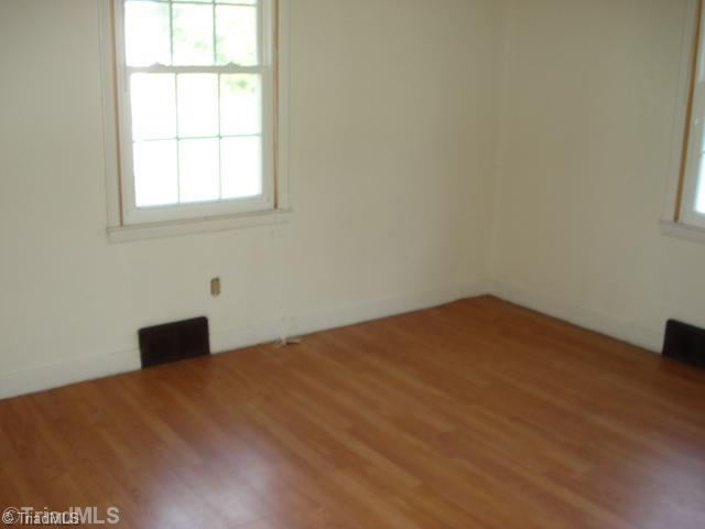 2906 Upper Lake Road Thomasville, NC 27360 - Photo 6 of 8 2nd Bedroom.