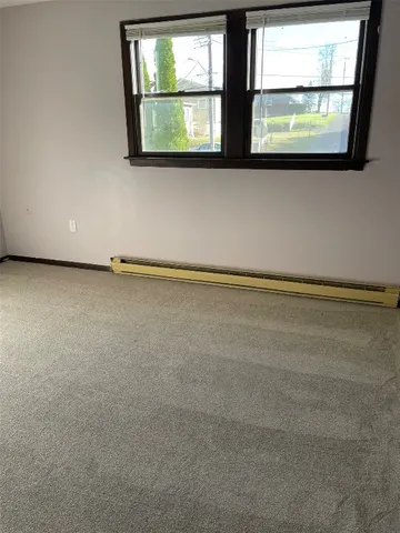 $1,800 | 900 Wallace Street, Unit 1RIGHT, Endicott, NY 13760