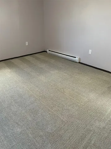 $1,800 | 900 Wallace Street, Unit 1RIGHT, Endicott, NY 13760