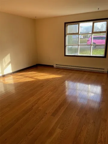 $1,800 | 900 Wallace Street, Unit 1RIGHT, Endicott, NY 13760