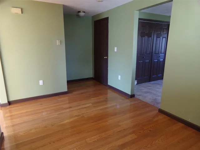 $1,800 | 900 Wallace Street, Unit 1RIGHT, Endicott, NY 13760