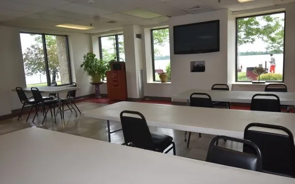 $786 | 8330 East Jefferson Avenue, Detroit, MI 48214