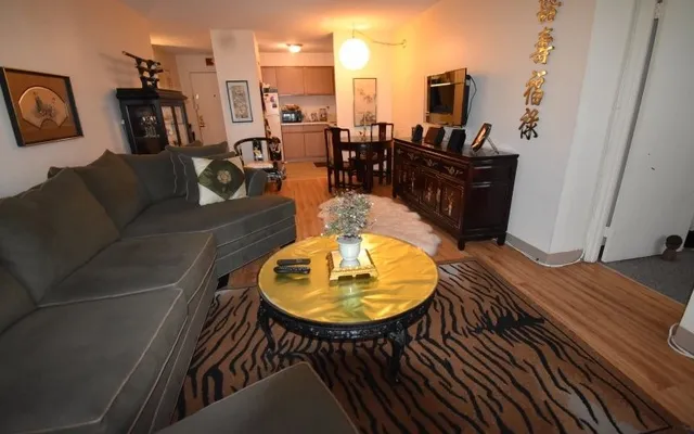 $786 | 8330 East Jefferson Avenue, Detroit, MI 48214