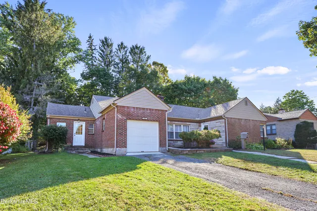 $369,000 | 106 Sampson Parkway, Pittsfield, MA 01201