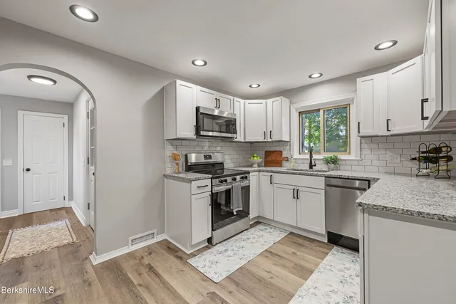 $369,000 | 106 Sampson Parkway, Pittsfield, MA 01201