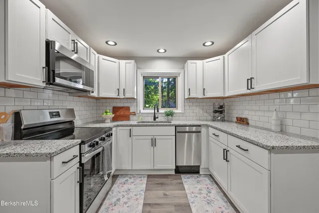 $369,000 | 106 Sampson Parkway, Pittsfield, MA 01201