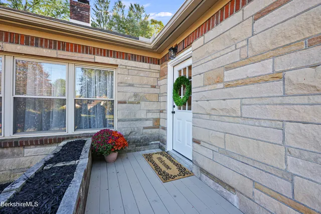 $369,000 | 106 Sampson Parkway, Pittsfield, MA 01201