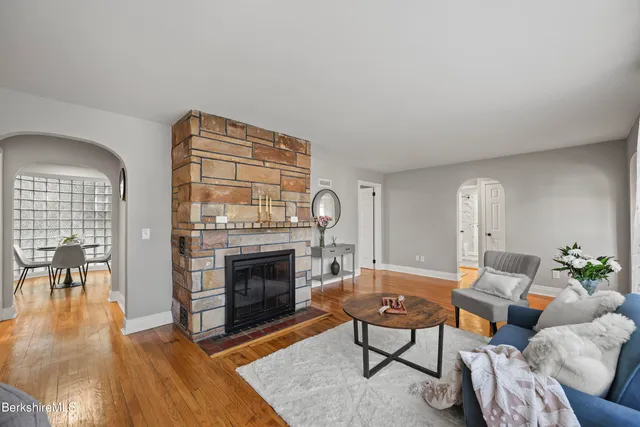 $369,000 | 106 Sampson Parkway, Pittsfield, MA 01201