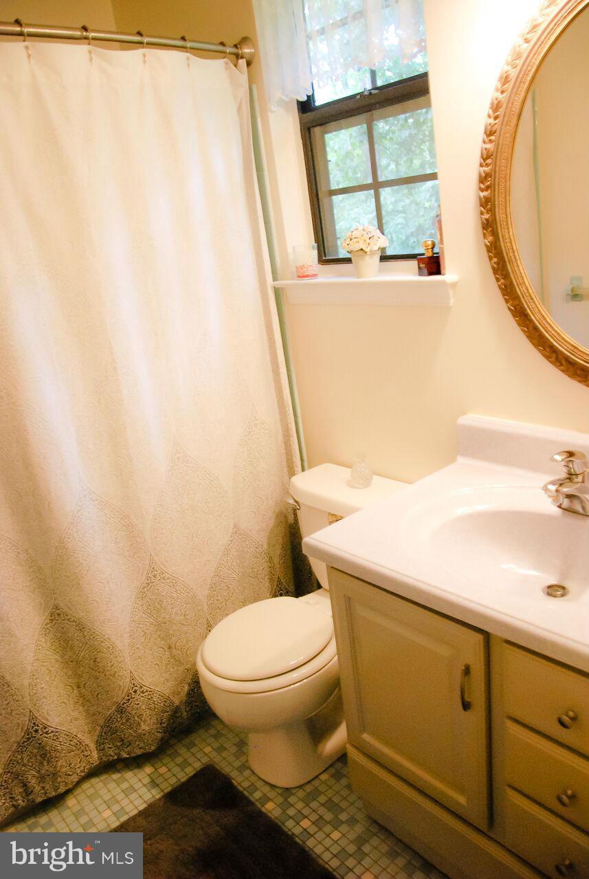 2205 Snydersburg Road Westminster, MD 21157 - Photo 12 of 29 Bath (Master)