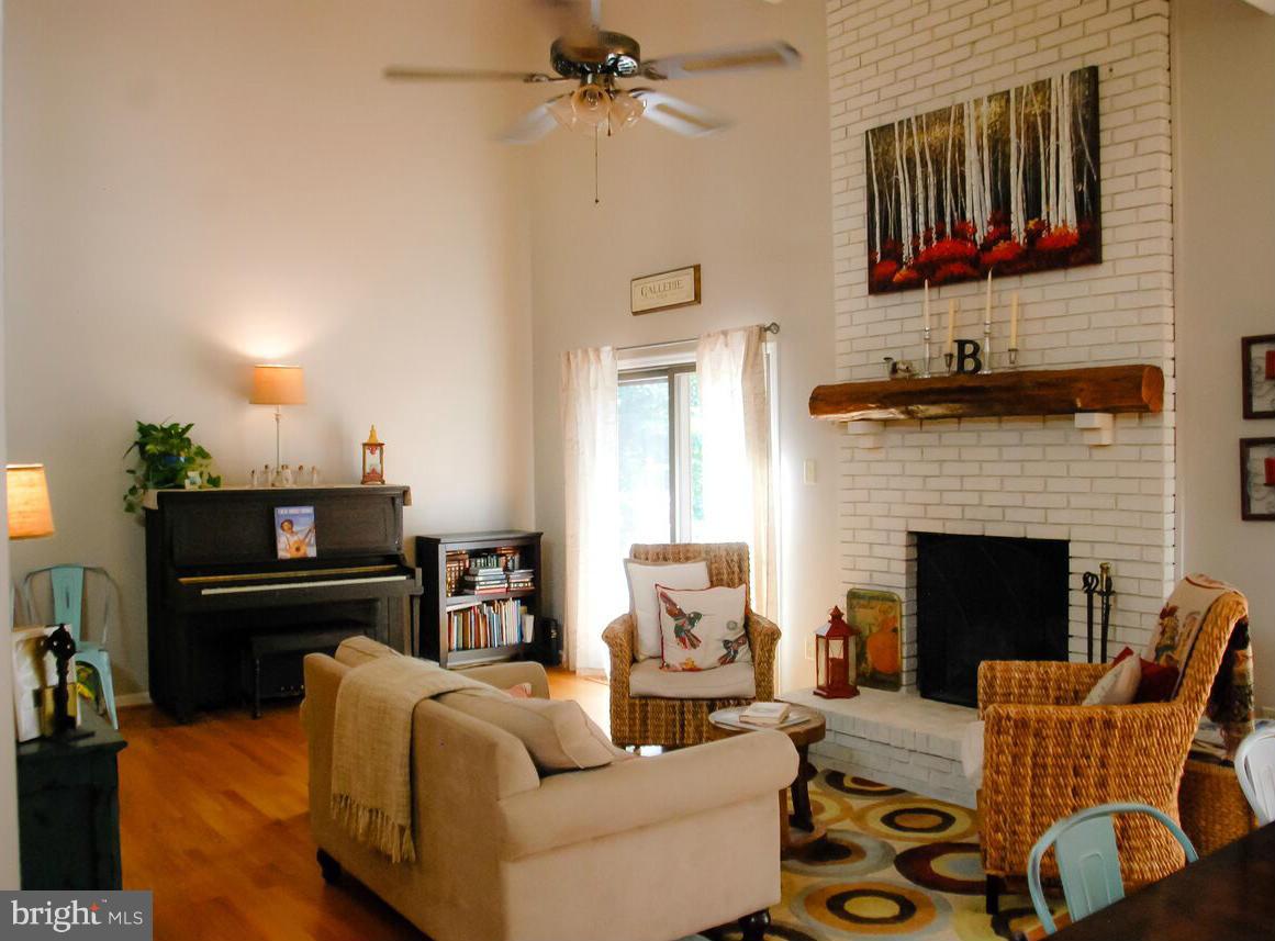 2205 Snydersburg Road Westminster, MD 21157 - Photo 4 of 29 Living Room