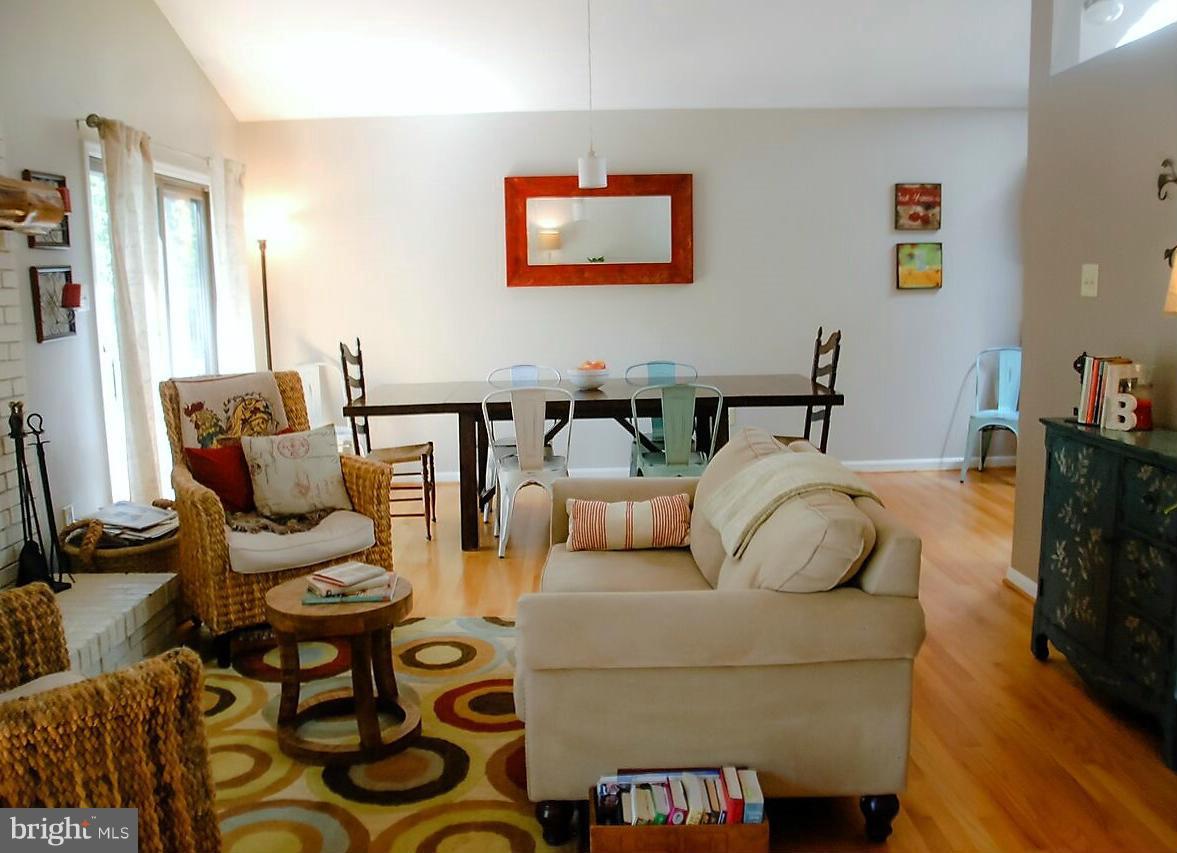 2205 Snydersburg Road Westminster, MD 21157 - Photo 7 of 29 Living Room