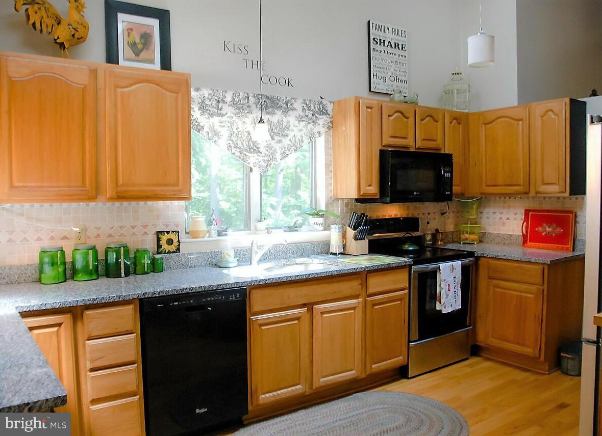 2205 Snydersburg Road Westminster, MD 21157 - Photo 9 of 29 Kitchen