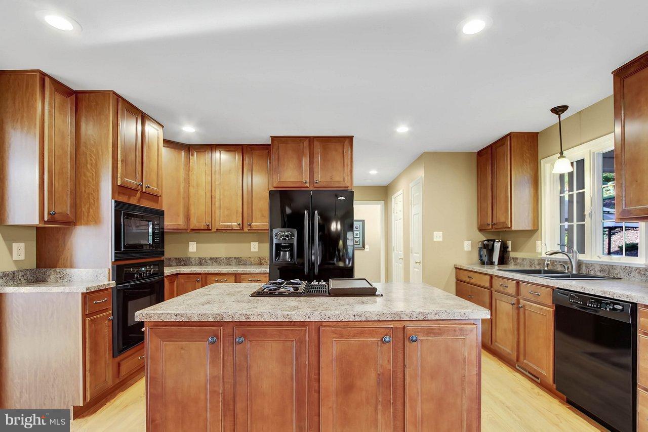 5250 Blackrock Road Manchester, MD 21102 - Photo 13 of 30 Gas cooktop