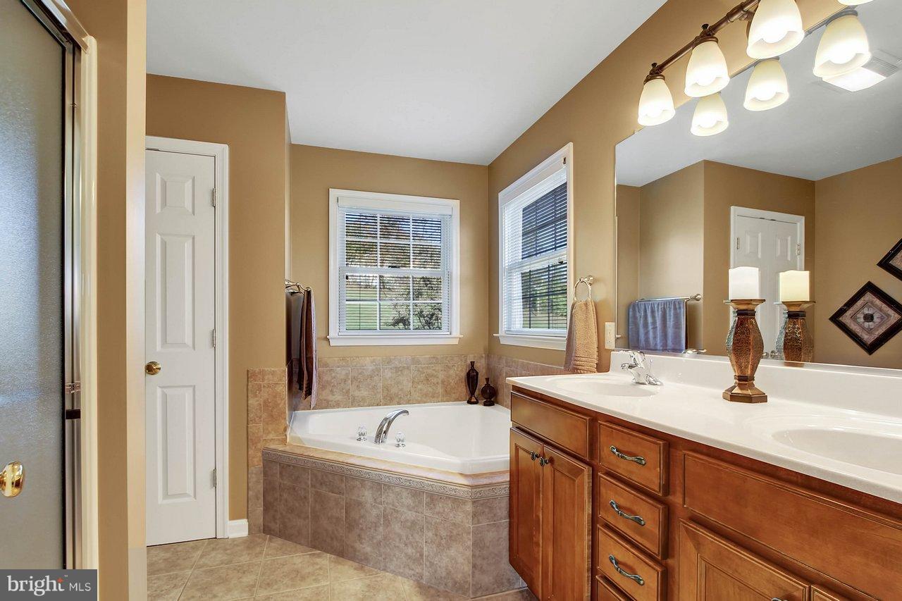 5250 Blackrock Road Manchester, MD 21102 - Photo 20 of 30 Bath (Master)