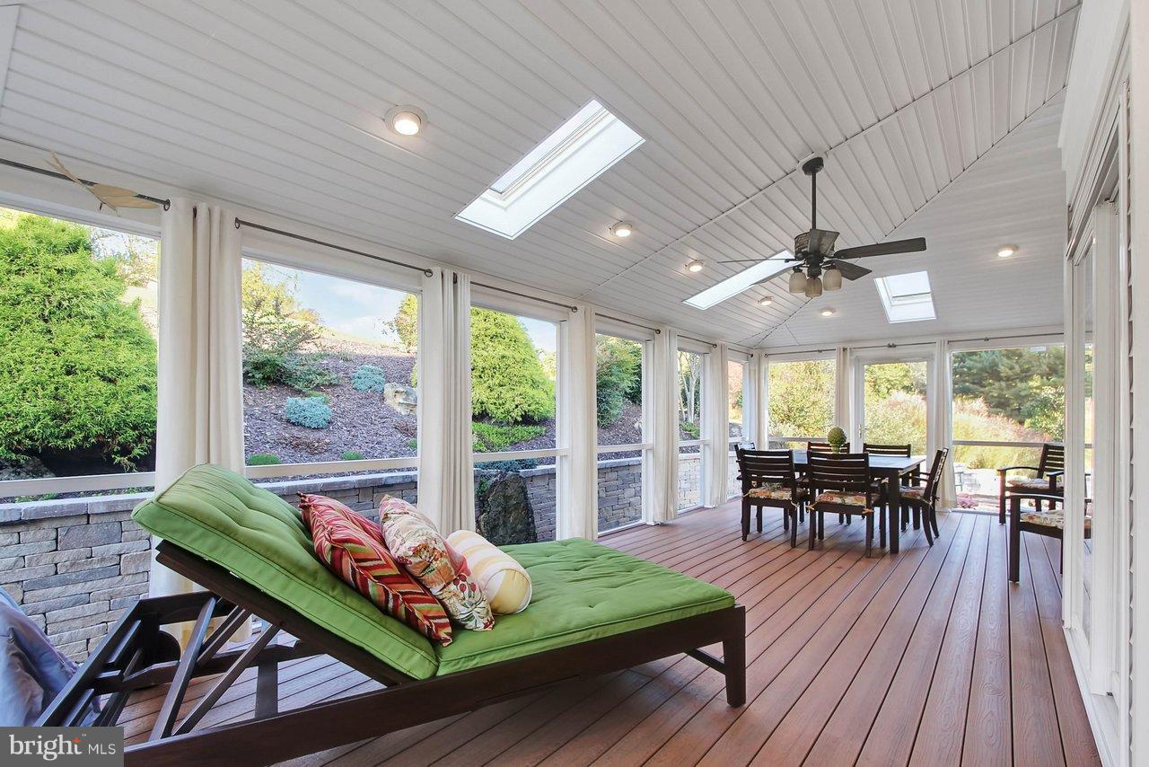 5250 Blackrock Road Manchester, MD 21102 - Photo 3 of 30 Screened in porch