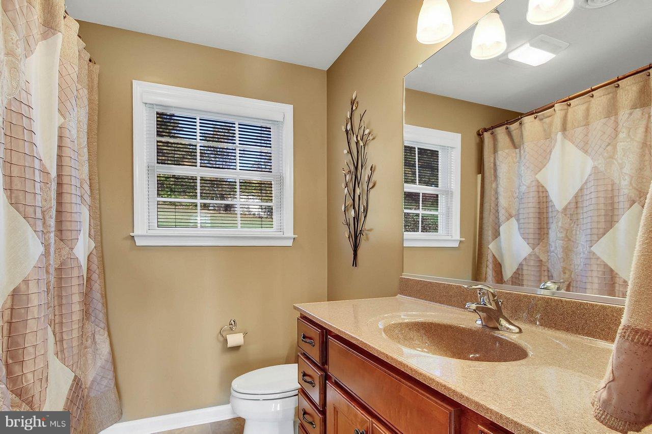5250 Blackrock Road Manchester, MD 21102 - Photo 24 of 30 Large hall bath