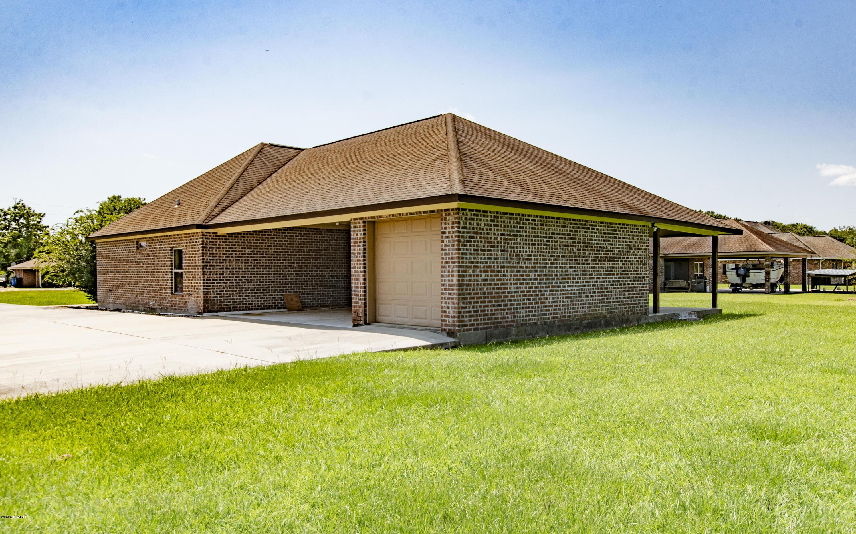 2019 Vida Shaw Road New Iberia, LA 70563 - Photo 8 of 47 Gallery Image 8