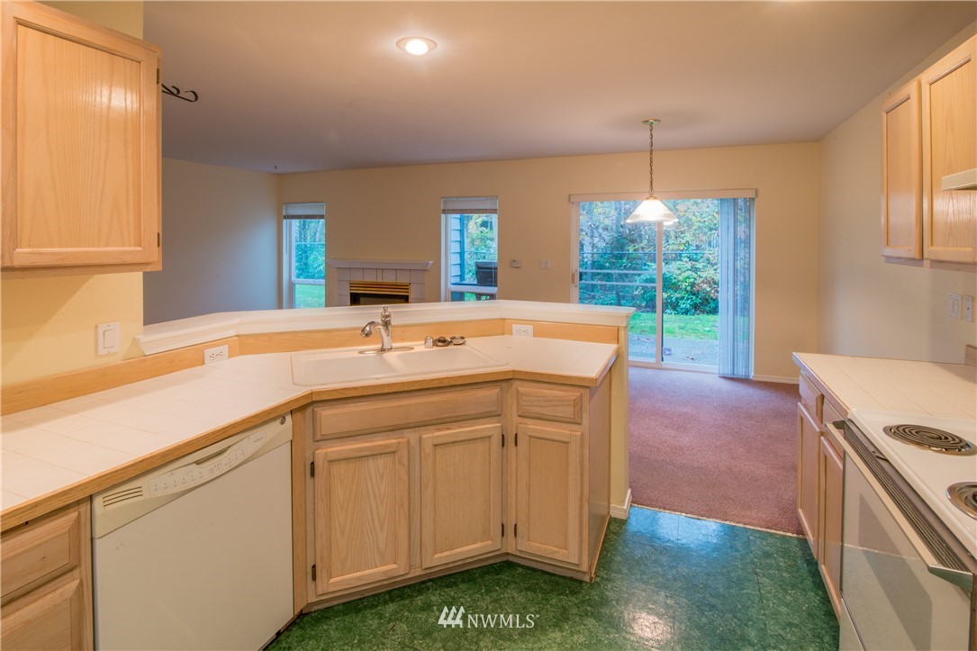 23135 15th Avenue Southeast, Unit L2 Bothell, WA 98021 - Photo 4 of 20