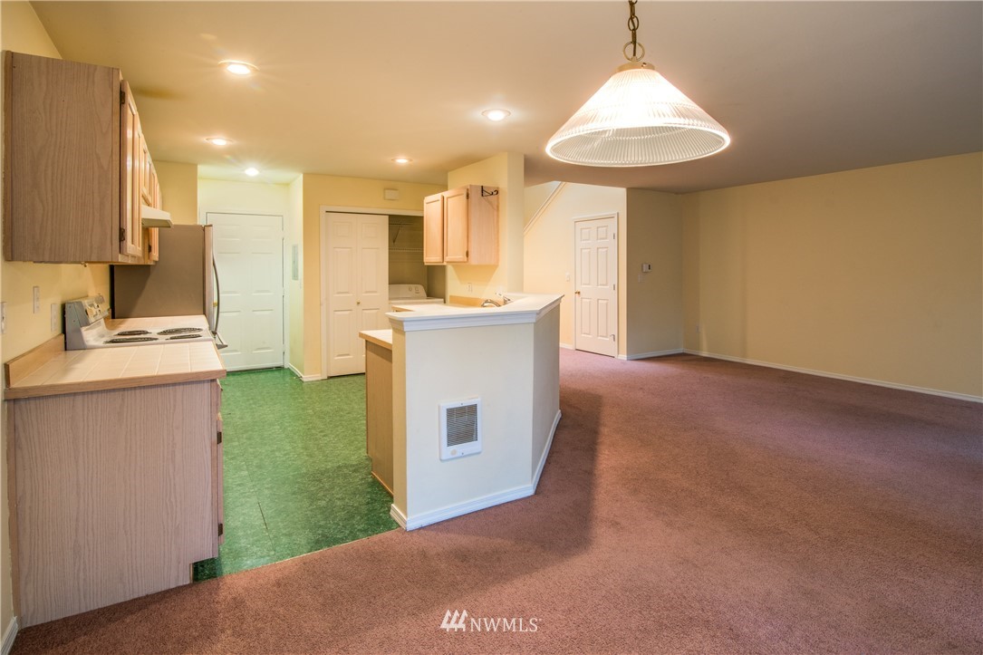 23135 15th Avenue Southeast, Unit L2 Bothell, WA 98021 - Photo 5 of 20