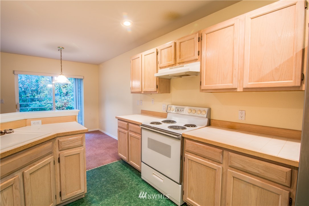 23135 15th Avenue Southeast, Unit L2 Bothell, WA 98021 - Photo 7 of 20