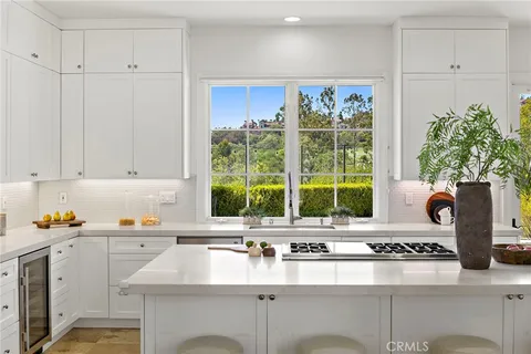 $8,950,000 | 28 Sandy Cove, Newport Coast, CA 92657