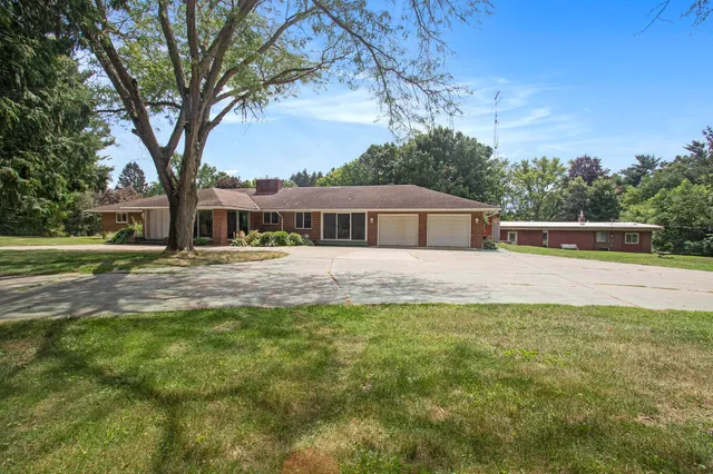 $599,000 | 26841 Dutch Settlement Street, Dowagiac, MI 49047