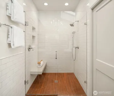 $2,288,000 | 4701 84th Avenue Southeast, Mercer Island, WA 98040