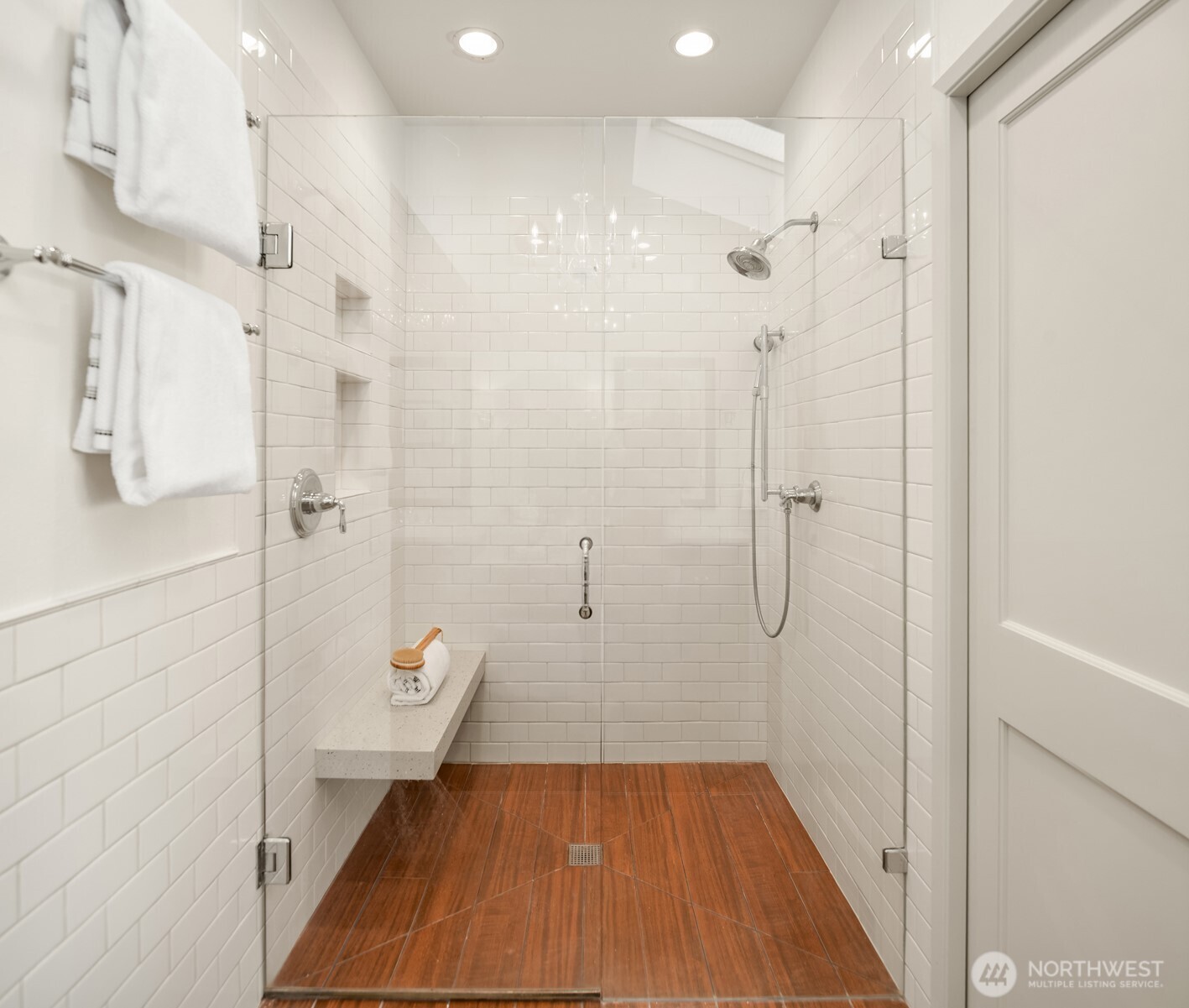 4701 84th Avenue Southeast Mercer Island, WA 98040 - Photo 22 of 40