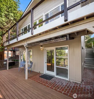 $2,288,000 | 4701 84th Avenue Southeast, Mercer Island, WA 98040