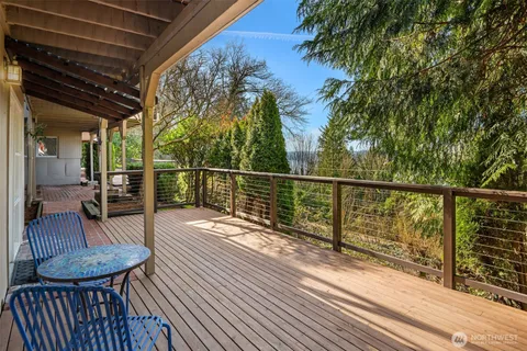 $2,288,000 | 4701 84th Avenue Southeast, Mercer Island, WA 98040