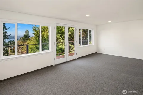 $2,288,000 | 4701 84th Avenue Southeast, Mercer Island, WA 98040