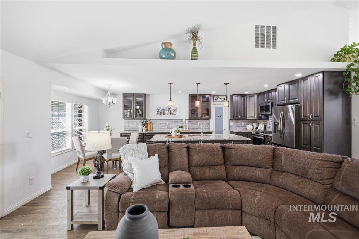 2441 North Snow Goose Way Meridian, ID 83646 - Photo 12 of 50