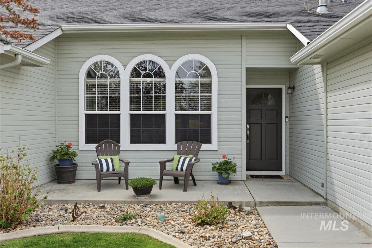 2441 North Snow Goose Way Meridian, ID 83646 - Photo 5 of 50