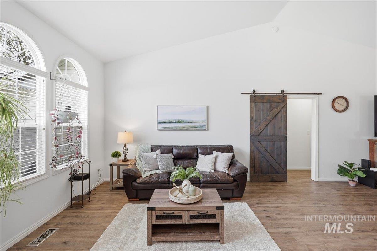 2441 North Snow Goose Way Meridian, ID 83646 - Photo 6 of 50