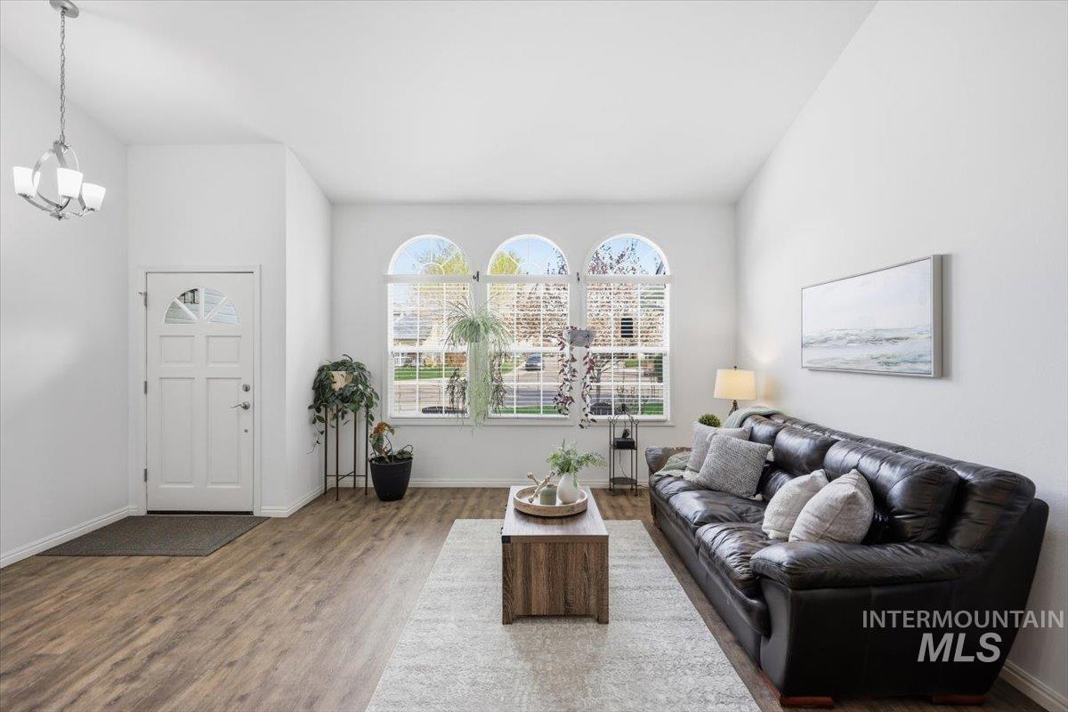 2441 North Snow Goose Way Meridian, ID 83646 - Photo 7 of 50