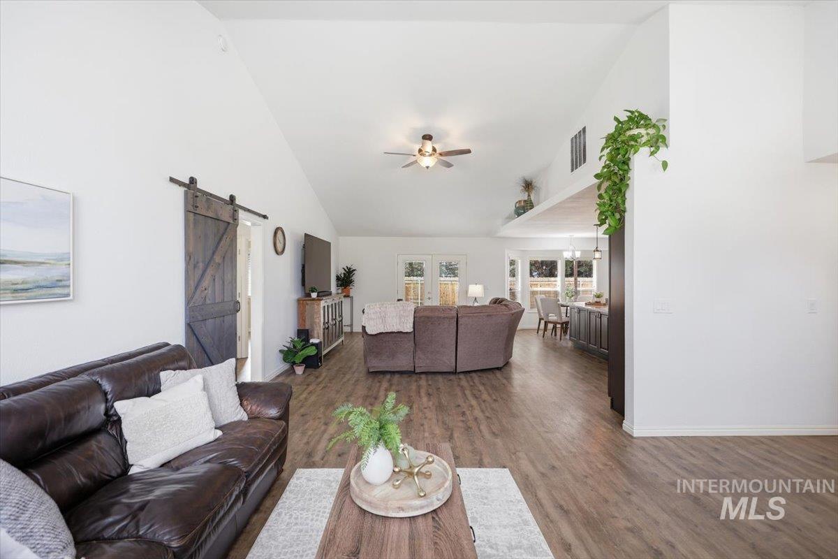 2441 North Snow Goose Way Meridian, ID 83646 - Photo 8 of 50