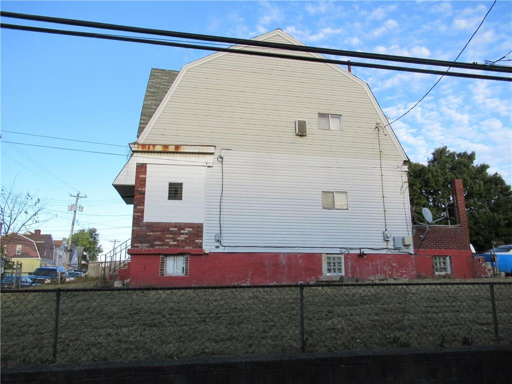 61 Frazier Avenue McKees Rocks, PA 15136 - Photo 3 of 16 Gallery Image 3