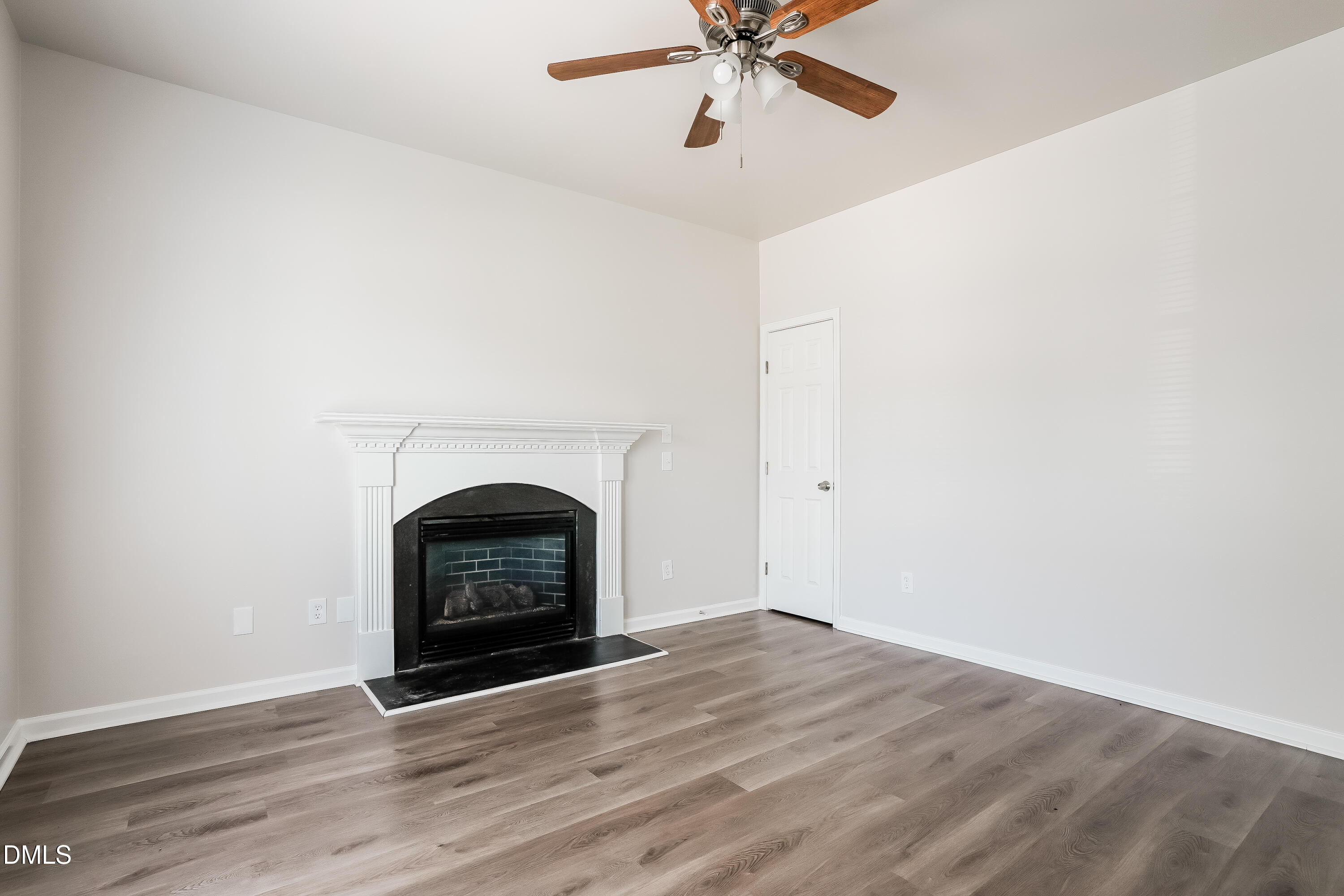 737 Southgate Drive Raleigh, NC 27610 - Photo 4 of 17 005-photo-living-room-14669818