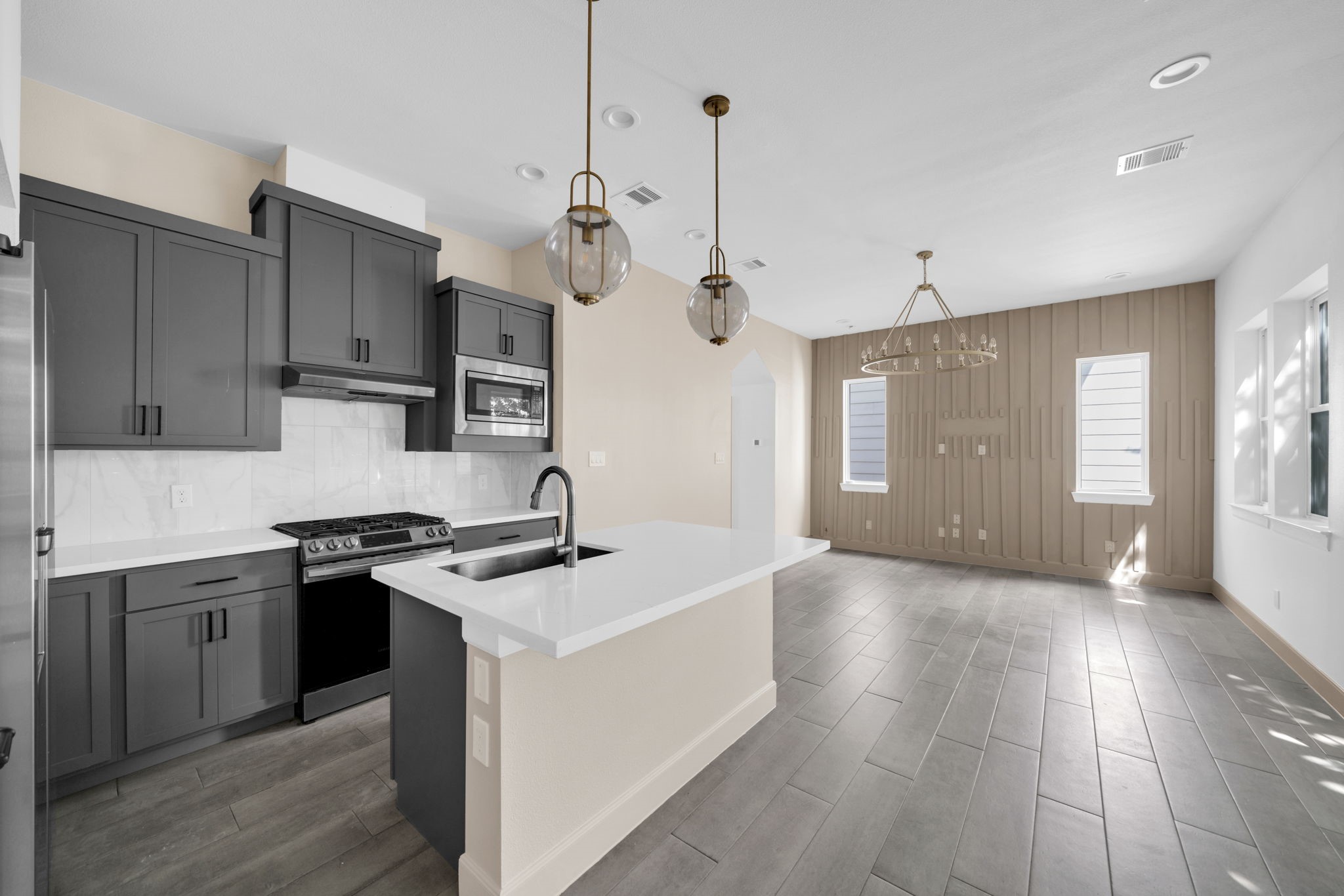 9551 Neuens Road, Unit B Houston, TX 77080 - Photo 4 of 35
