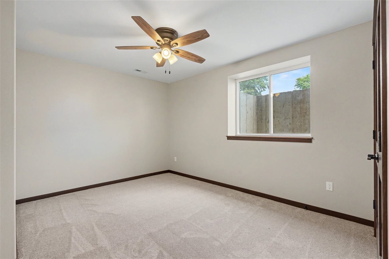 718 Pointer Circle Center Point, IA 52213 - Photo 29 of 39 Gallery Image 29