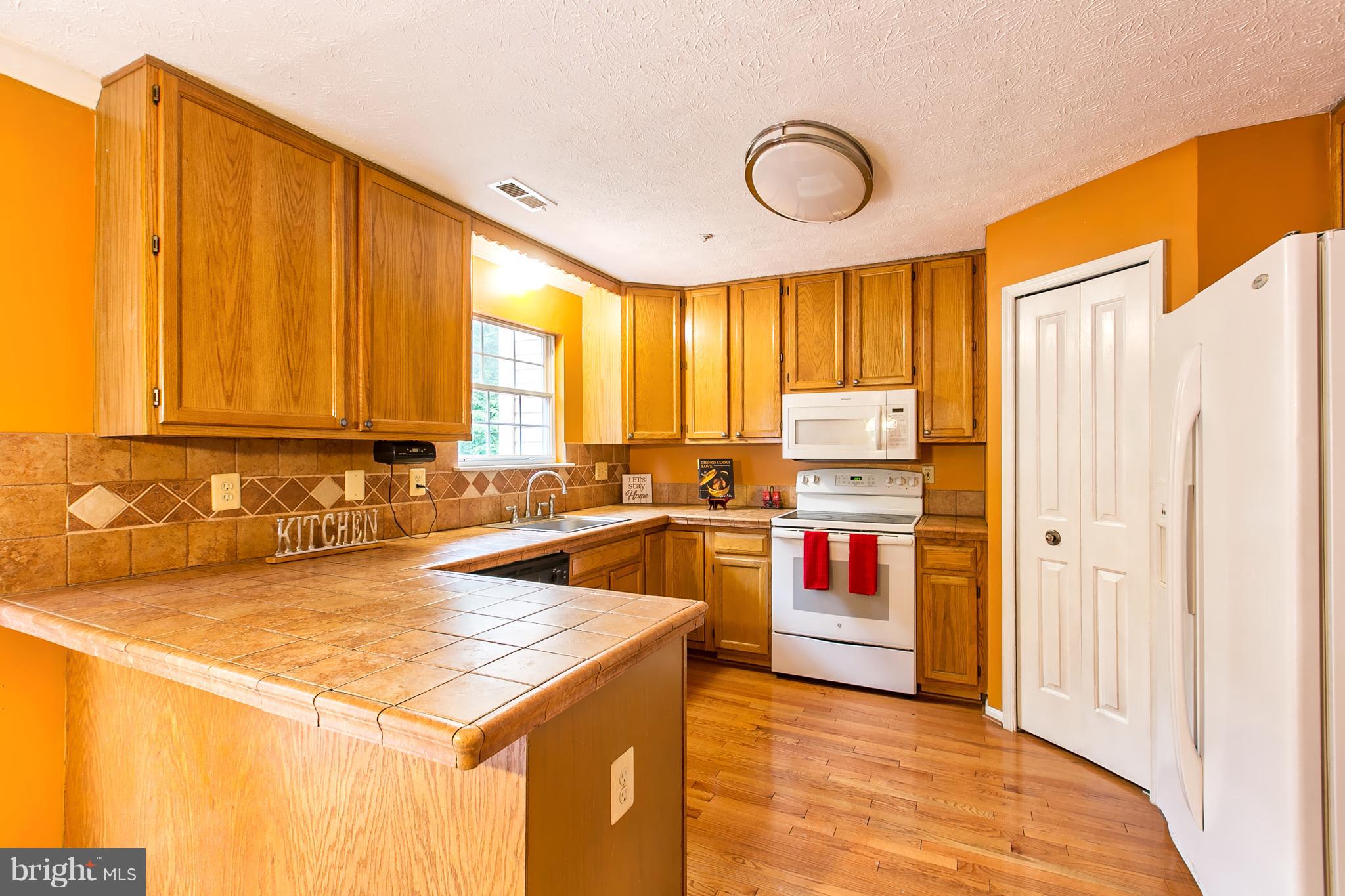 9327 Ridings Way Laurel, MD 20723 - Photo 1 of 30 Kitchen