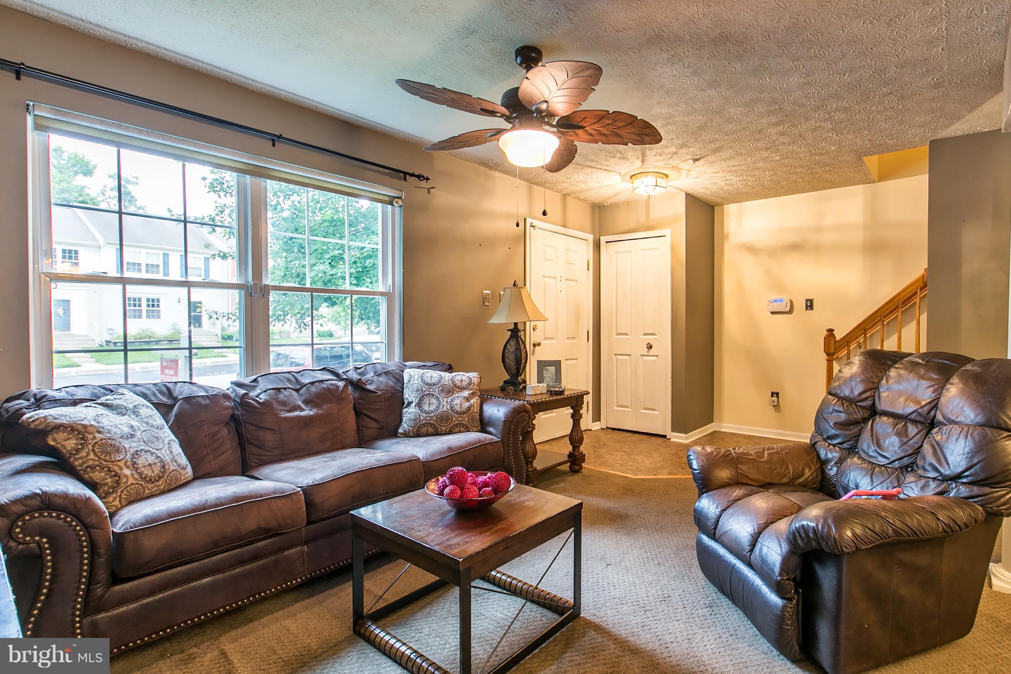 9327 Ridings Way Laurel, MD 20723 - Photo 8 of 30 Living Room