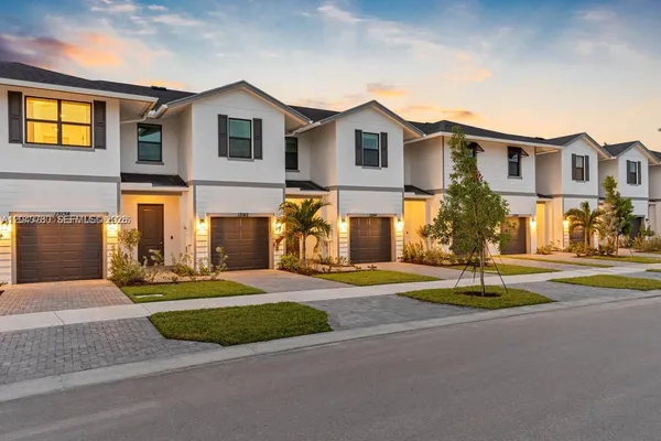 $2,810 | 13138 Valletta Way Port Street, Unit 21211, Port St. Lucie, FL 34987