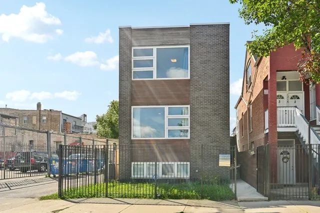 $779,000 | 1214 North Rockwell Street, Chicago, IL 60622