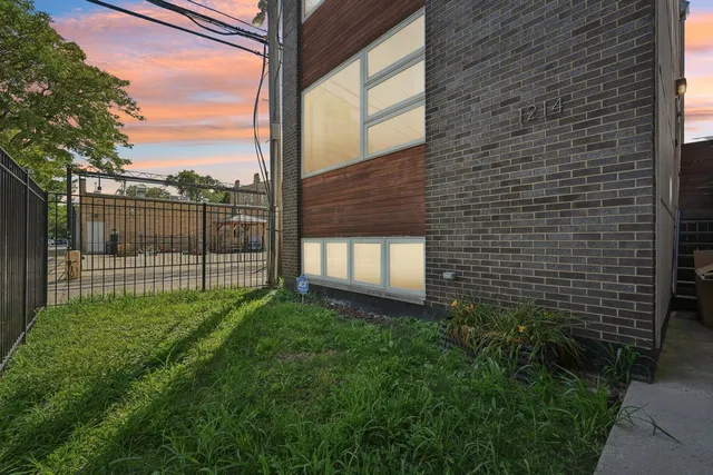 $779,000 | 1214 North Rockwell Street, Chicago, IL 60622