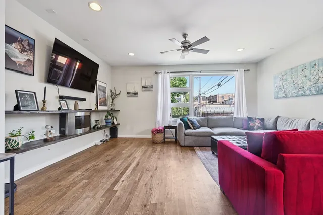 $779,000 | 1214 North Rockwell Street, Chicago, IL 60622